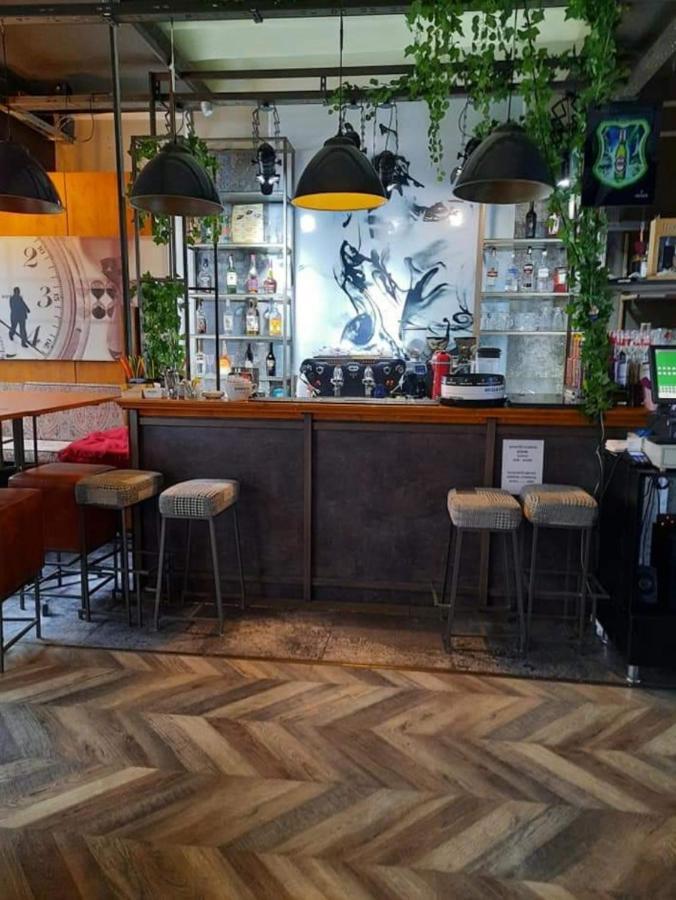 Ceronav Citycenter Galati, Disscount On Google! Lägenhet Exteriör bild