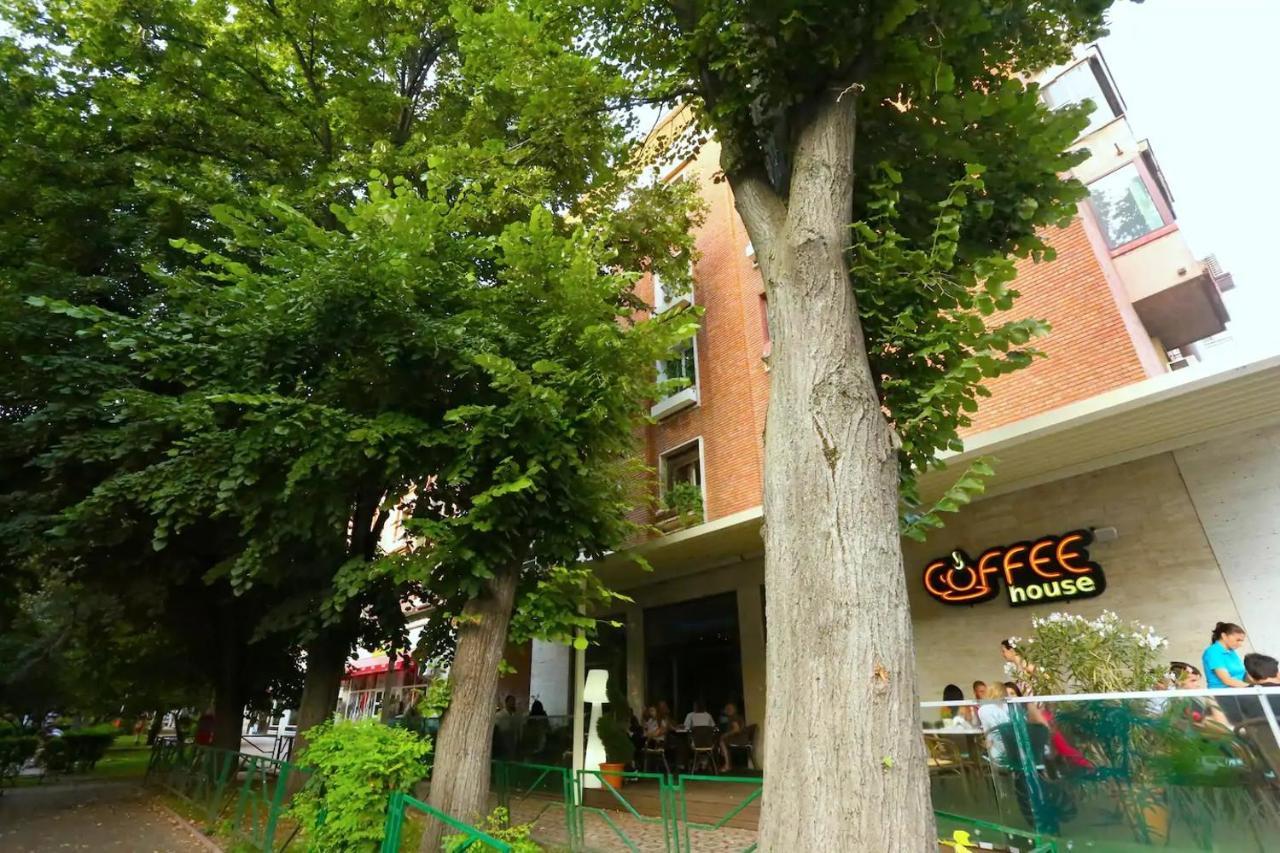 Ceronav Citycenter Galati, Disscount On Google! Lägenhet Exteriör bild